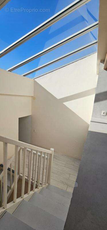 Duplex de caractère sous verrière zénithale - dernier étage - Perpignan La Réal - photo 5