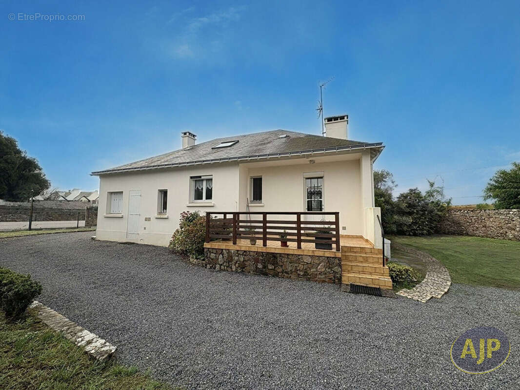 Maison à LE POULIGUEN