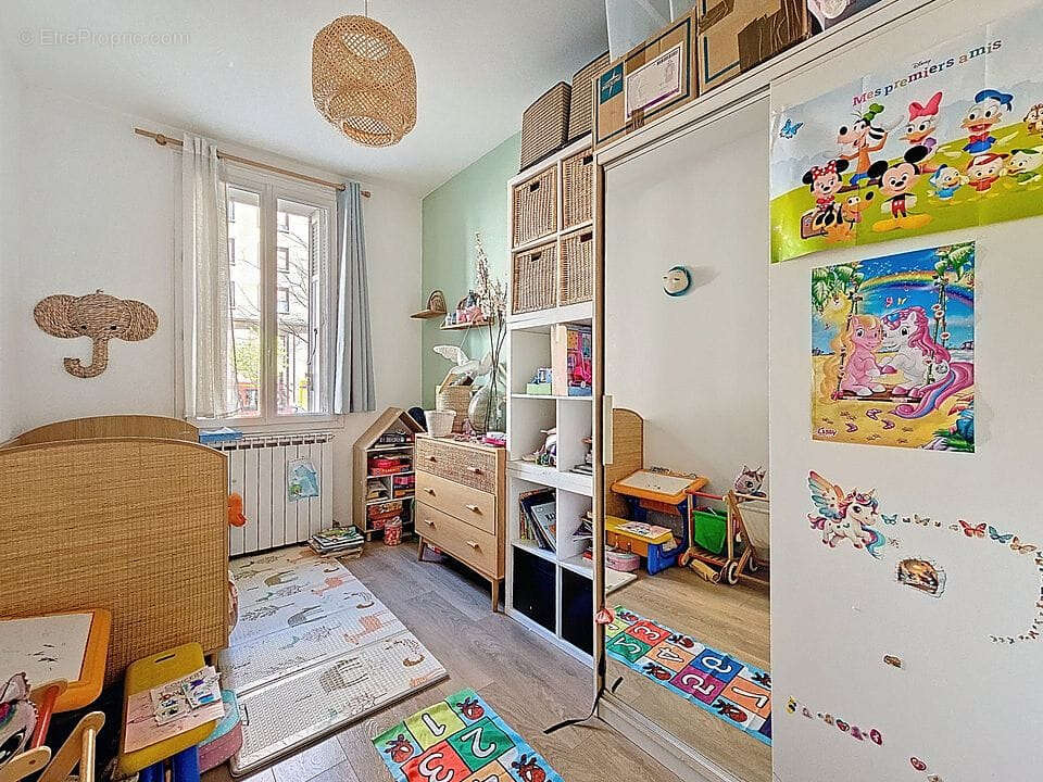 Appartement à MARSEILLE-4E