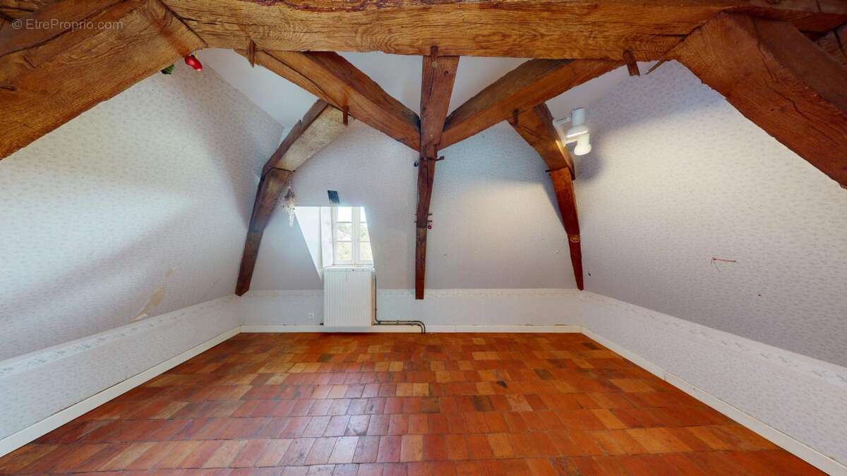 Maison à SURY-EN-VAUX