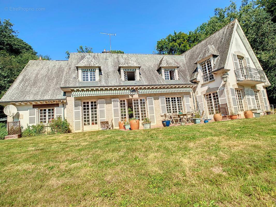 Maison à LA CHAPELLE-CHAUSSEE