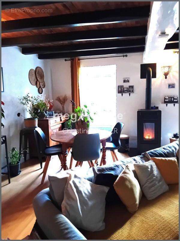 Maison à SAINT-GERMAIN-DE-MARENCENNES