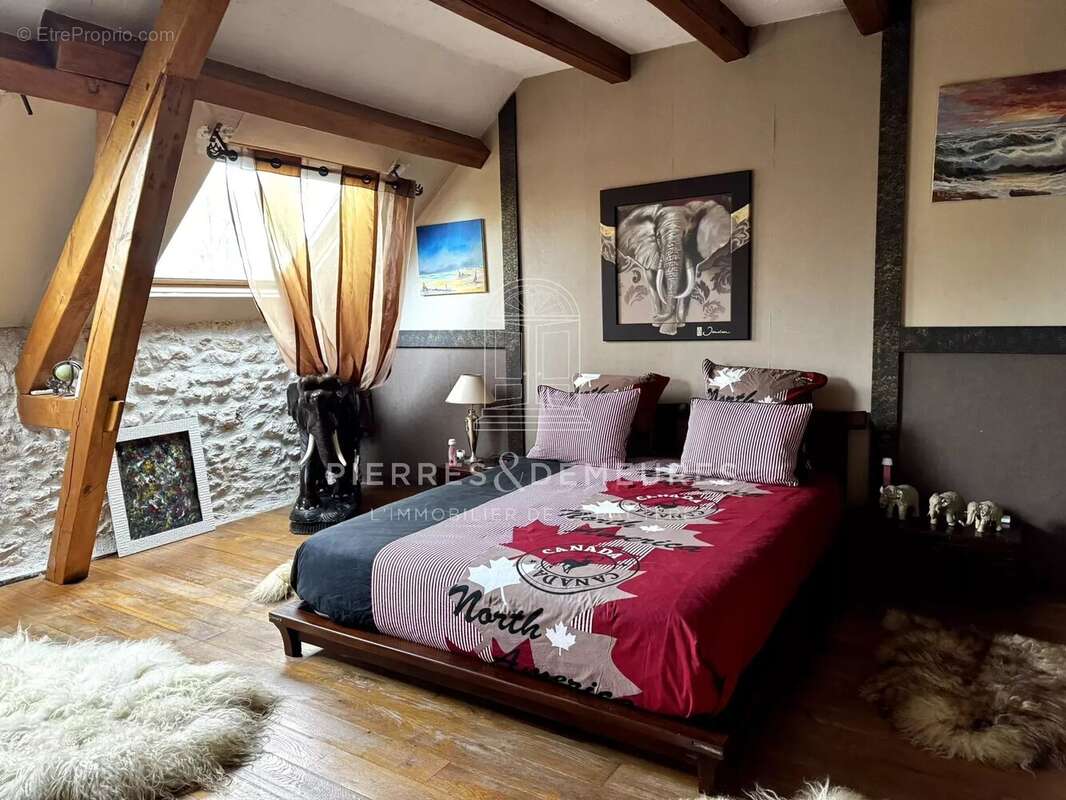Maison à SAINTE-THORETTE