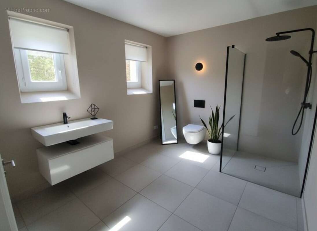HOME STAGING - Maison à SAINT-SULPICE-LES-CHAMPS