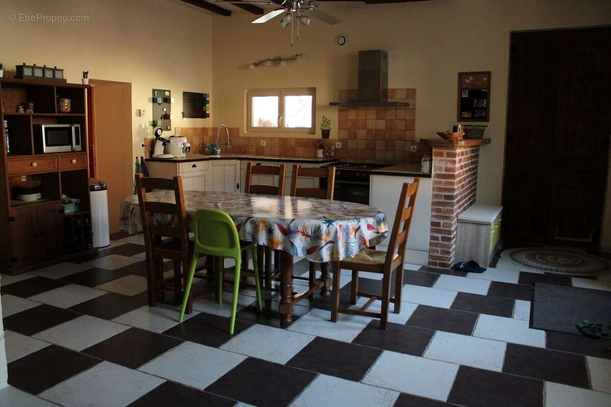 Maison à NEONS-SUR-CREUSE