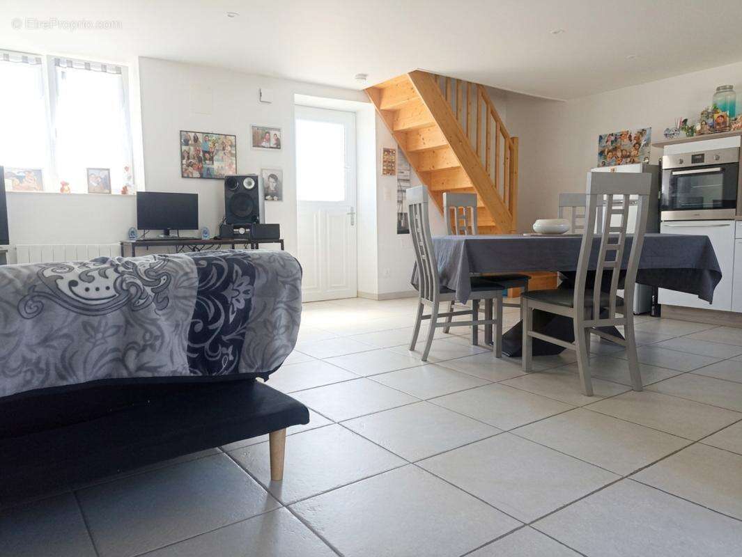 Maison 137 m² à Saint-Sigismond-De-Clermont  - photo 8