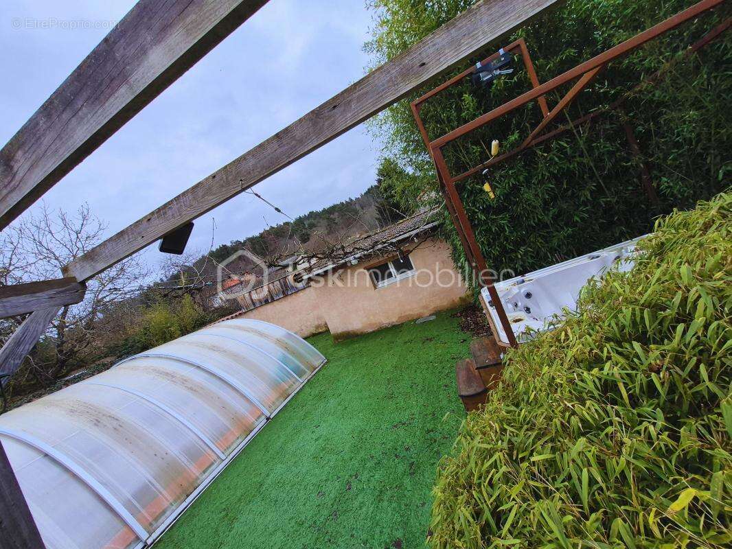 Maison à MARSAC-EN-LIVRADOIS