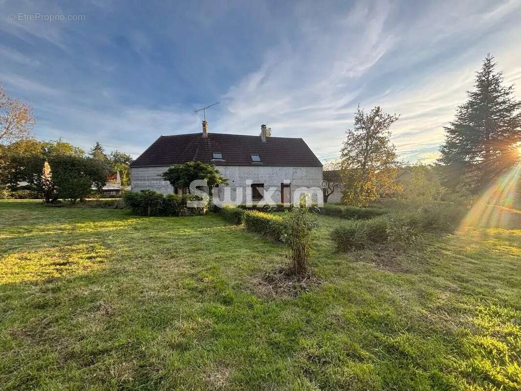 Maison à AVALLON