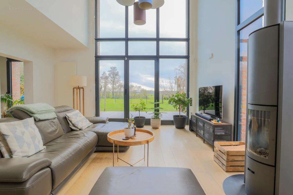 Maison à BOURGHELLES