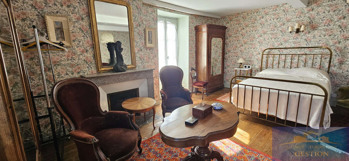 Maison à ESPOEY
