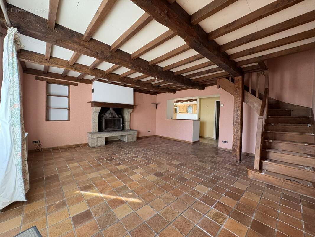 Maison à SAINT-PLANCHERS