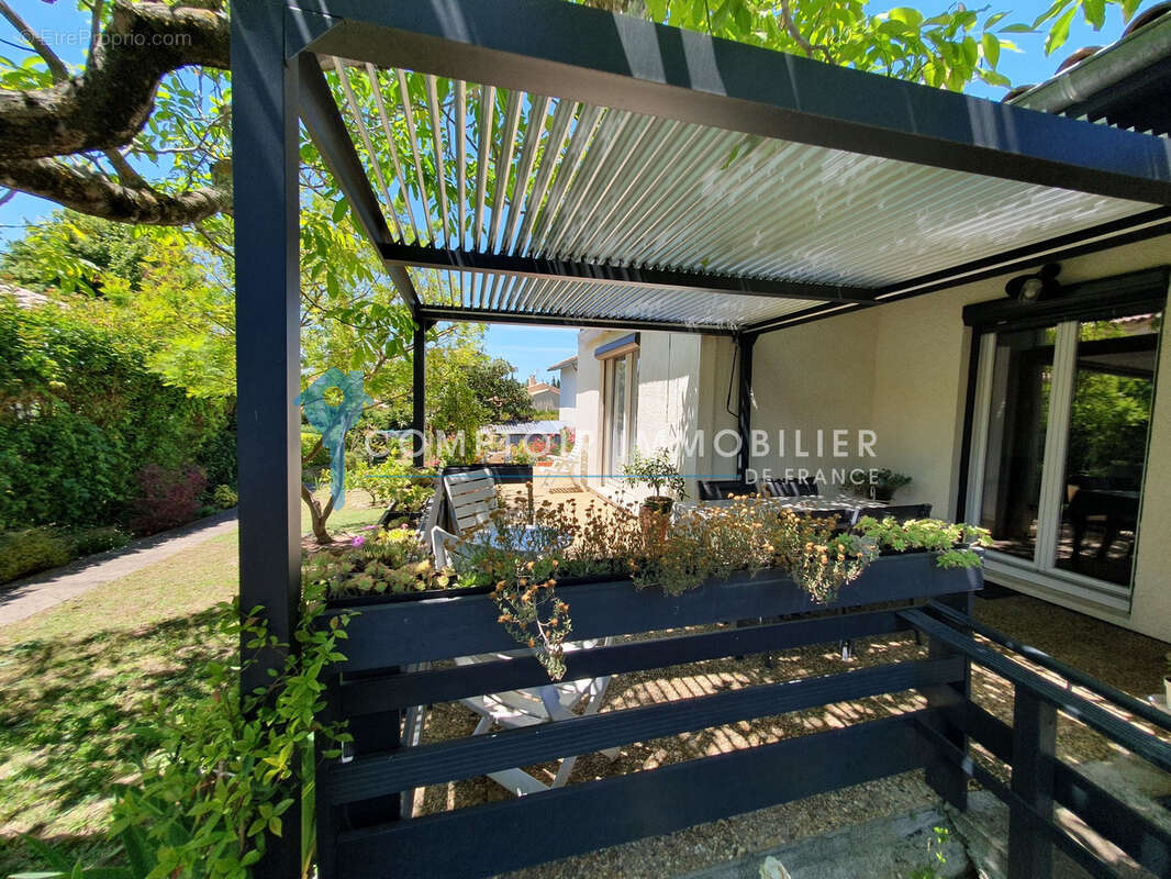 A Vendre GARD (30) - Villa P6 plain-pied à Uzès sur 855 m2 de terrain - photo 2