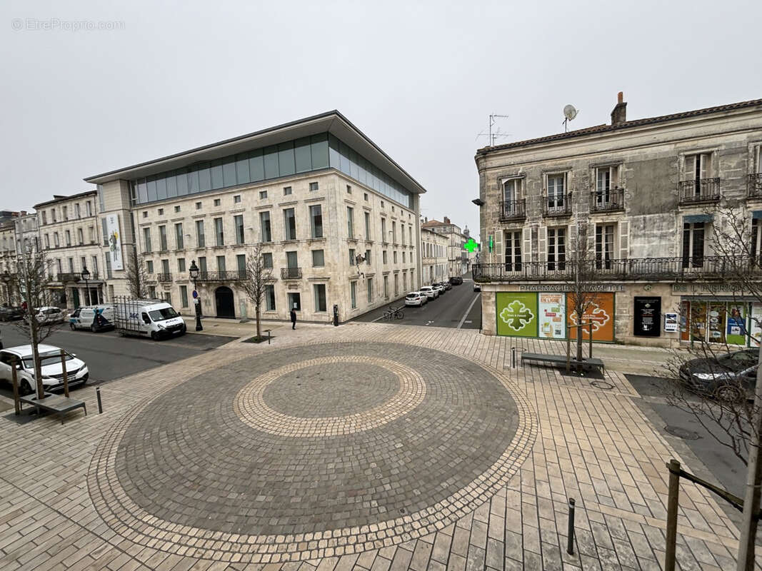 Hyper centre immeuble mixte local commercial et triplex f4 - photo 9