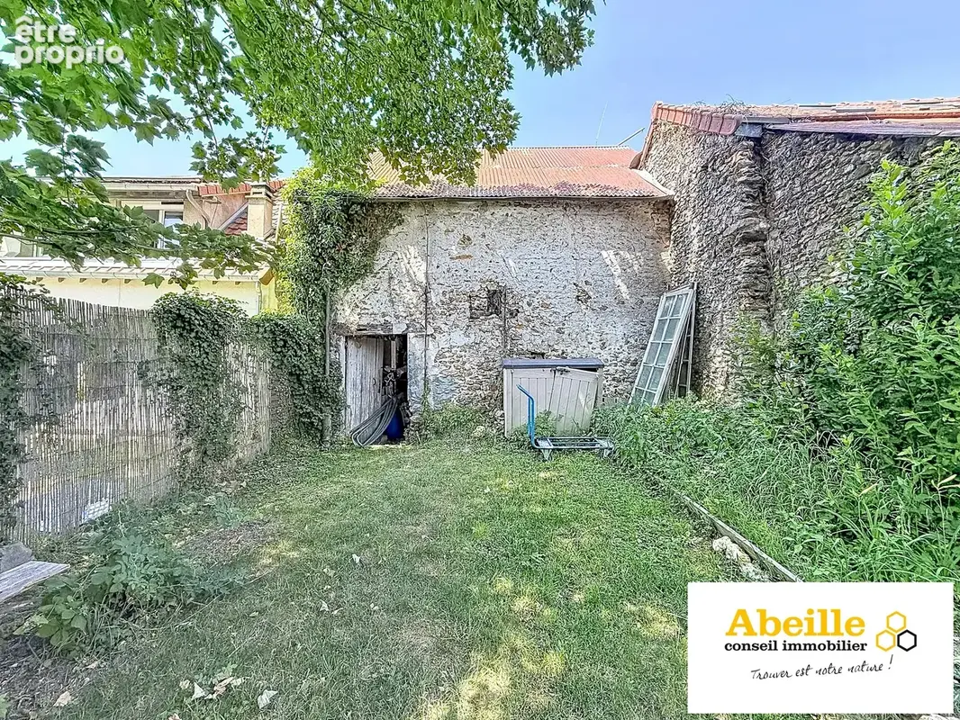 Immeuble de deux appartments en centre villle avec terrain et grange - photo 16
