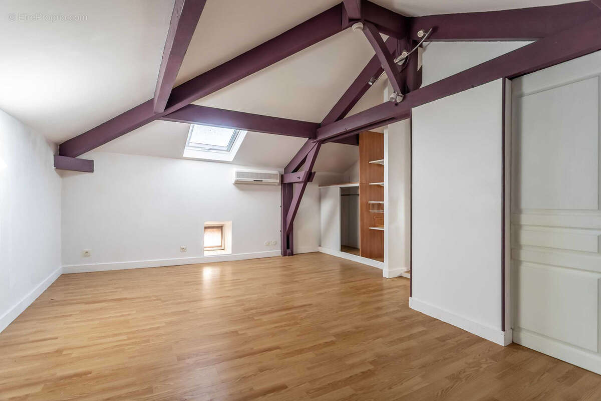 Village property - photo 17