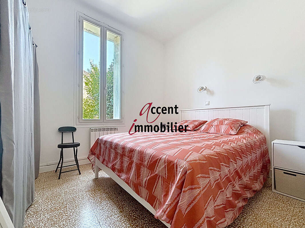 Appartement T3 avec cour extérieur et garage - photo 7