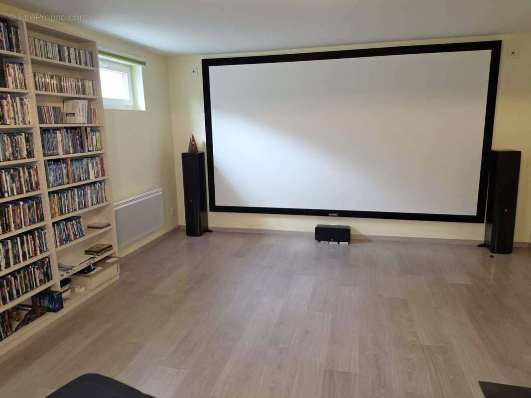 Maison à vendre 9 pièces KEMBS LOECHLE (68).Belle maison contemporaine de 250 m², 14 ares, avec piscine, en lisière de forêt - photo 12