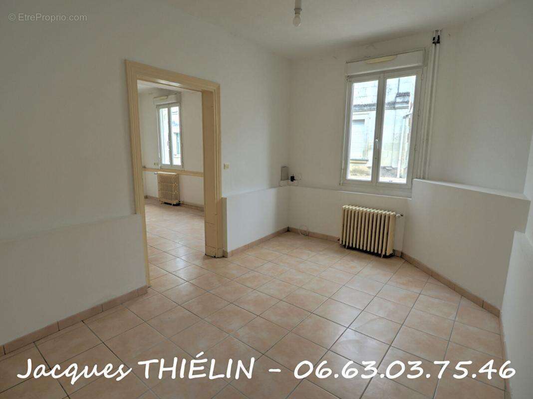 Maison à LONGUE-JUMELLES