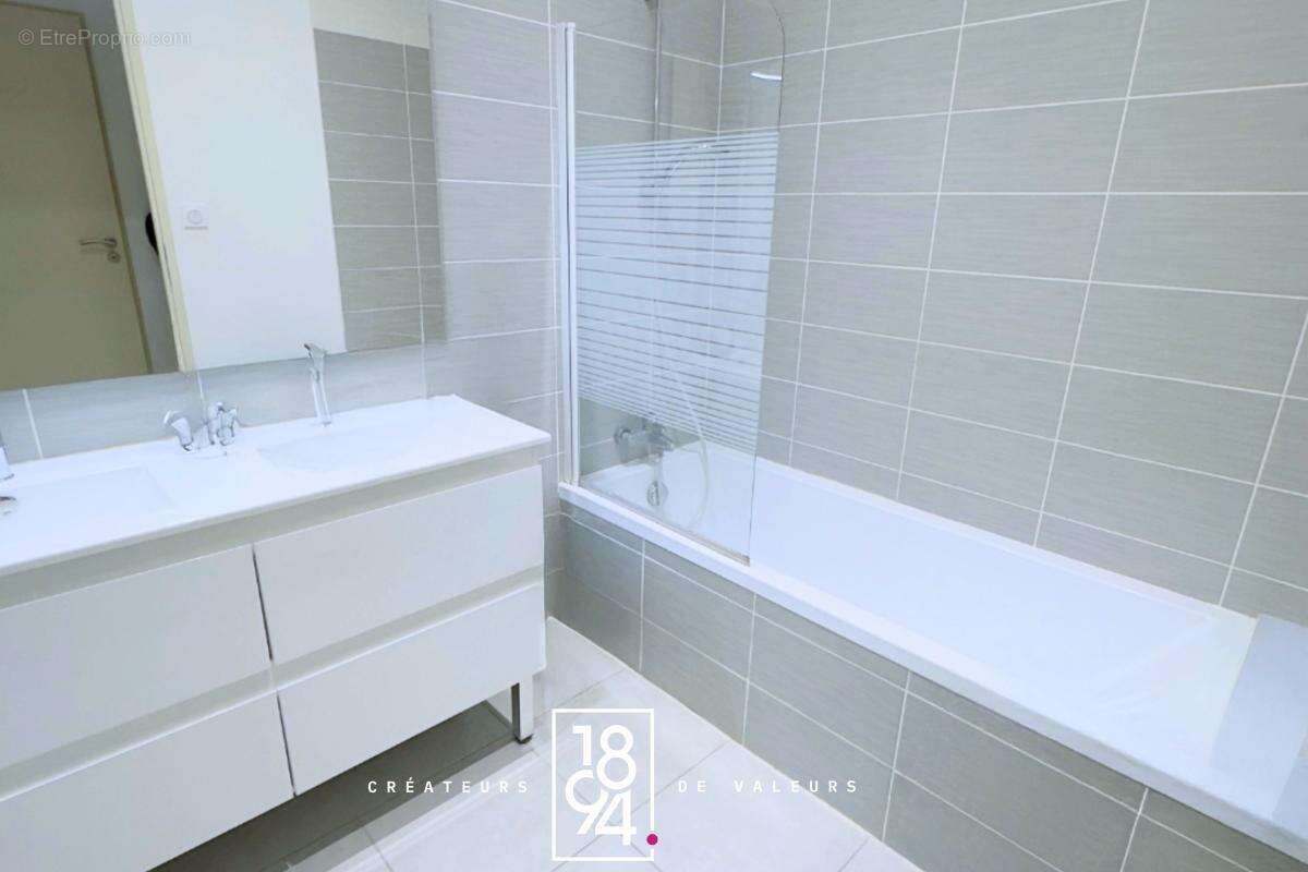 Appartement à JONQUIERES-SAINT-VINCENT