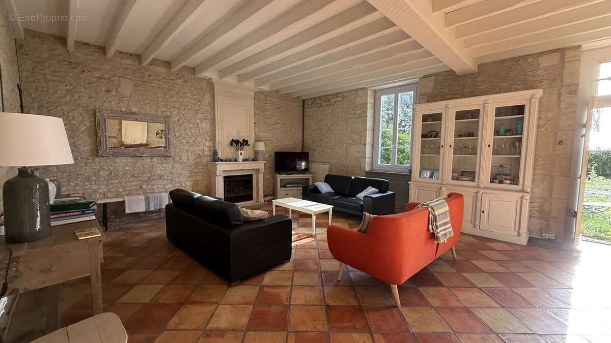 Maison à MORTAGNE-SUR-GIRONDE