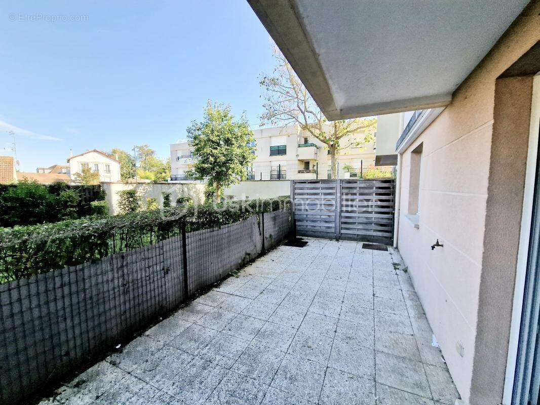 Appartement récent rez de jardin avec terrasse - photo 6