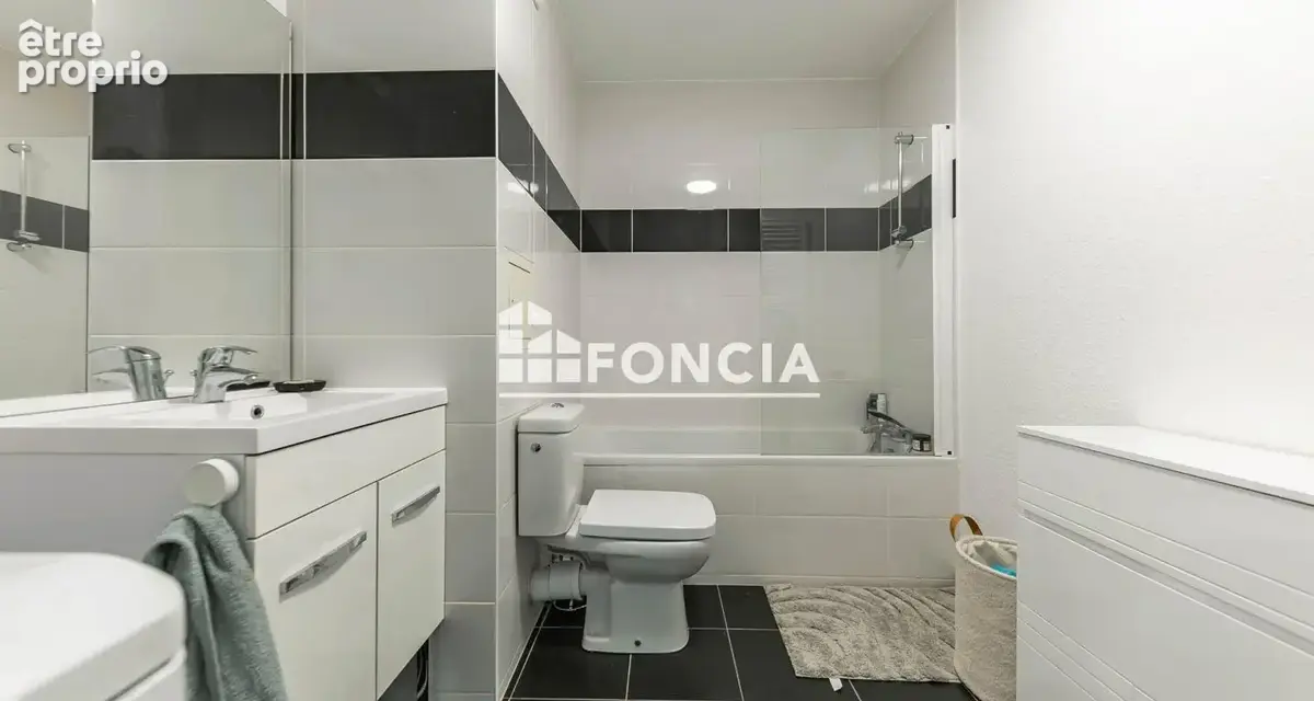 Exclusivite foncia - tres beau deux pieces - grand balcon - parking interieur - 6eme etage - photo 8