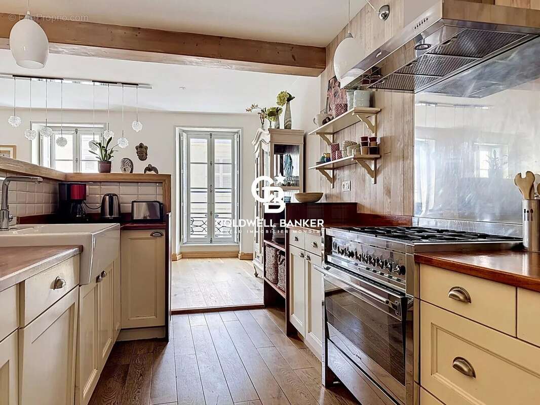 Appartement d'exception - proche du marché Rochelais - photo 4