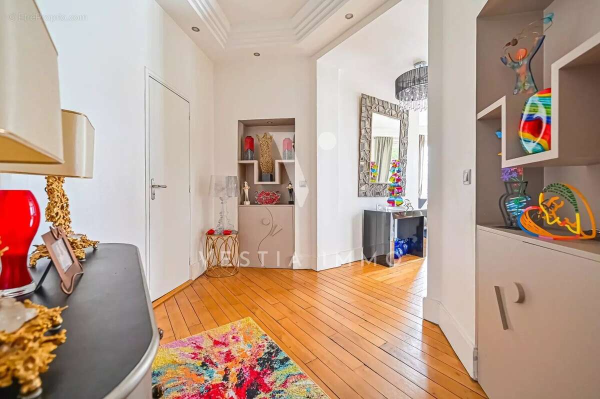Appartement à NEUILLY-SUR-SEINE