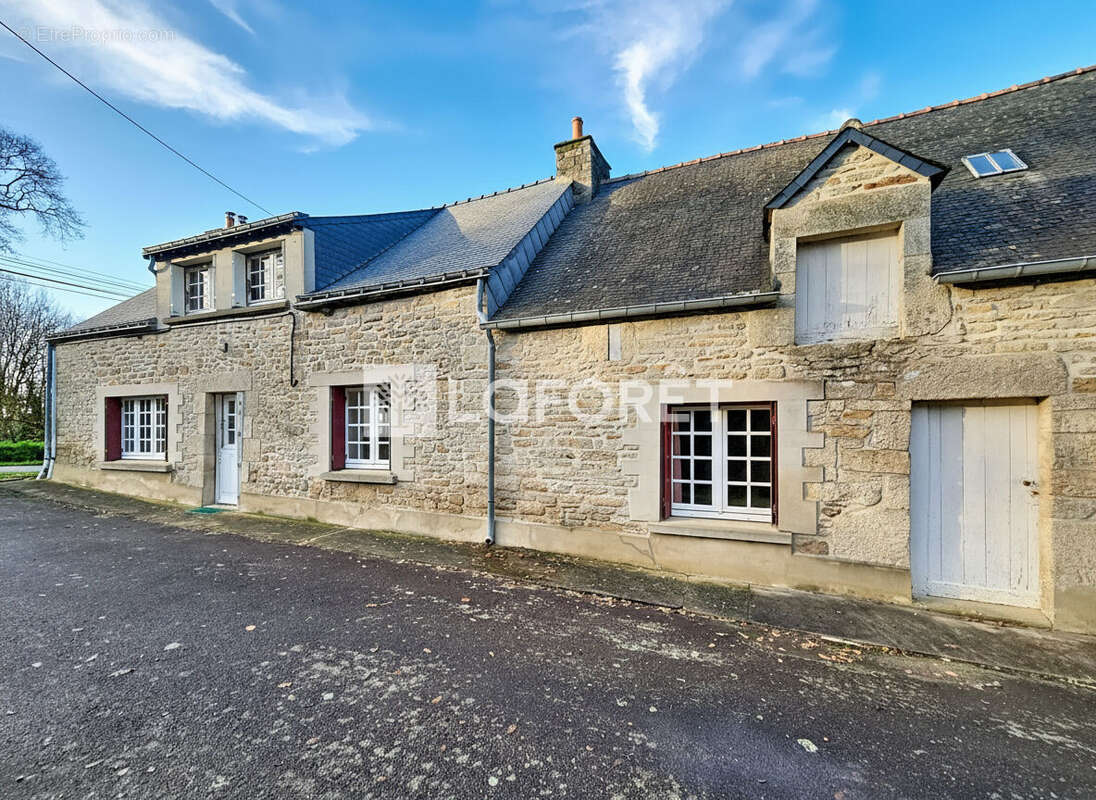 Maison à SAINT-SERVANT