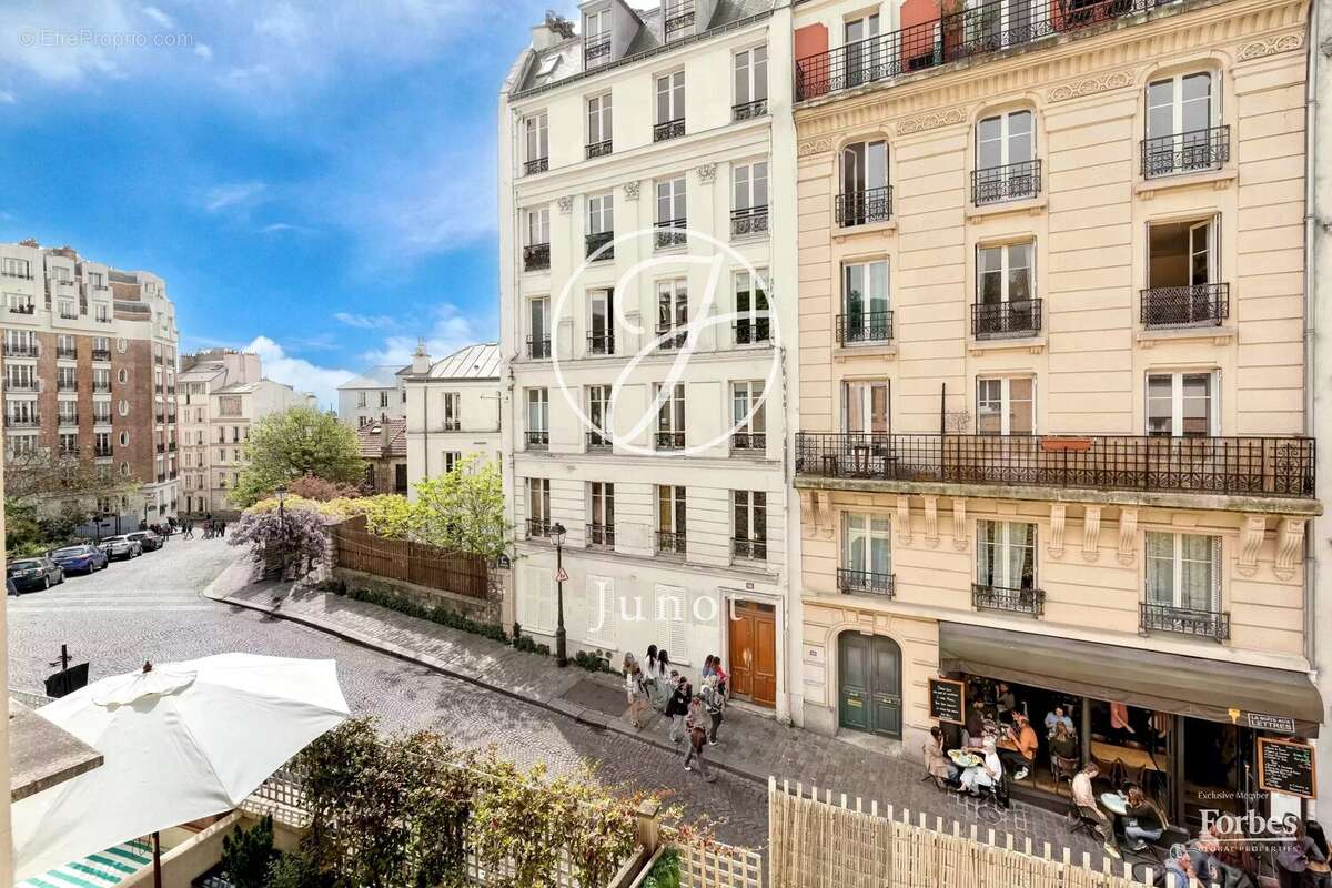 Paris 18e - MONTMARTRE / HAUT LEPIC - Appartement comme une maison - 3 pièces - 68,52m² Carrez - 72,81m² au sol - Terrasse 15,80 - photo 19
