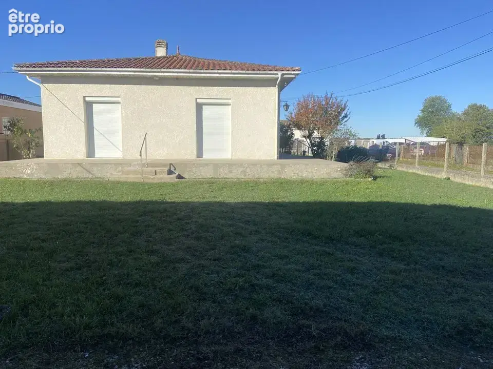 MAISON PAUILLAC T4 3 CHAMBRES GRAND TERRAIN 800 m2 DOUBLE