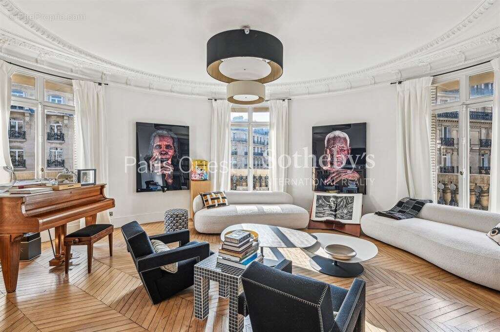 Appartement à PARIS-17E