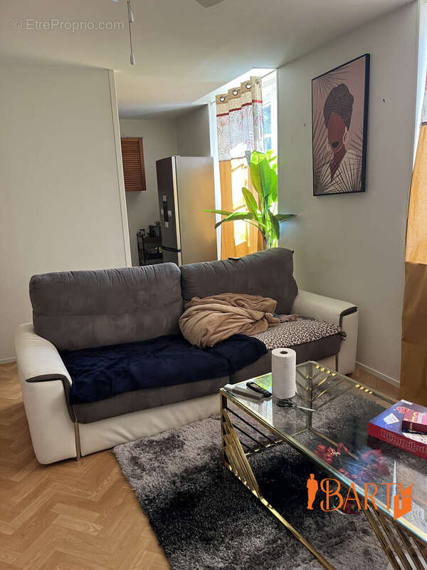 Appartement à DUN-SUR-AURON
