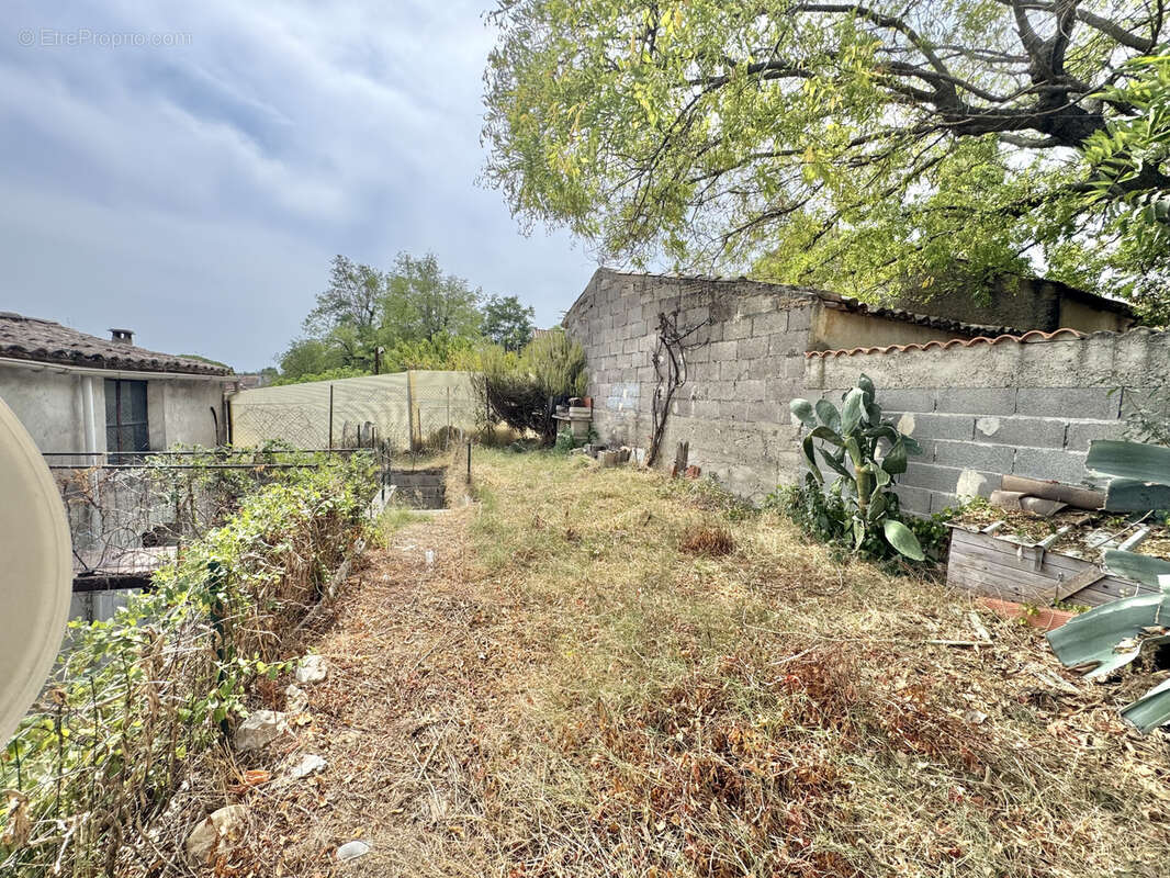 Maison de village jardin a renover mirabel-aux-baronnies - photo 3