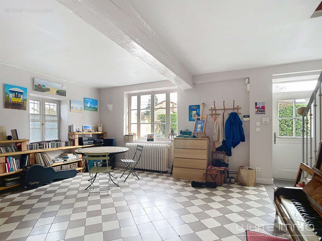 Maison à FRANCHEVILLE