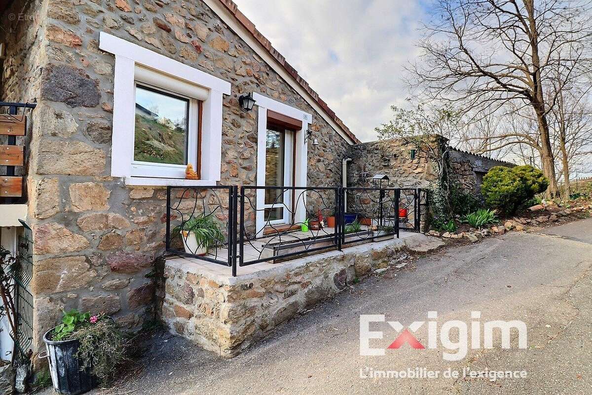 Maison à SAINT-BARTHELEMY-LE-PLAIN