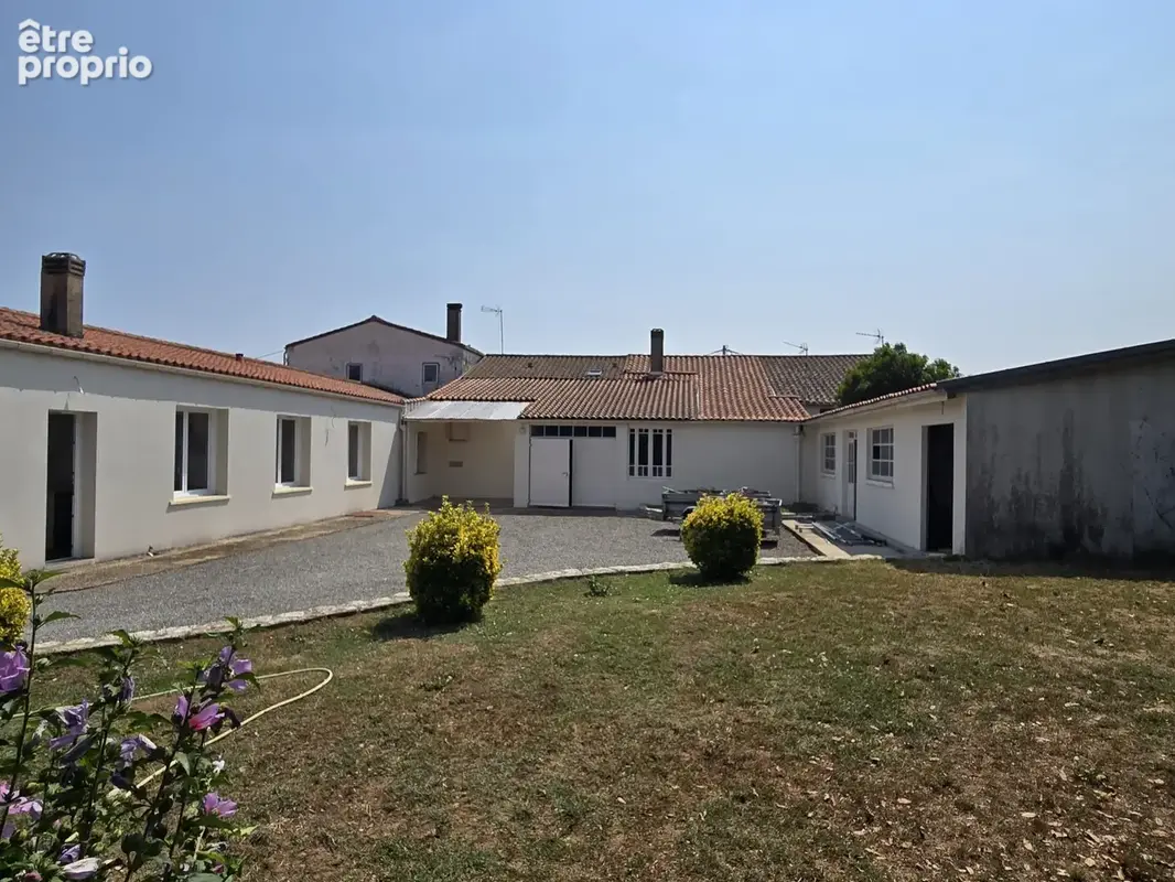 Maison 6 pièces 142 m² à vendre à Rochefort (17300) - photo 2