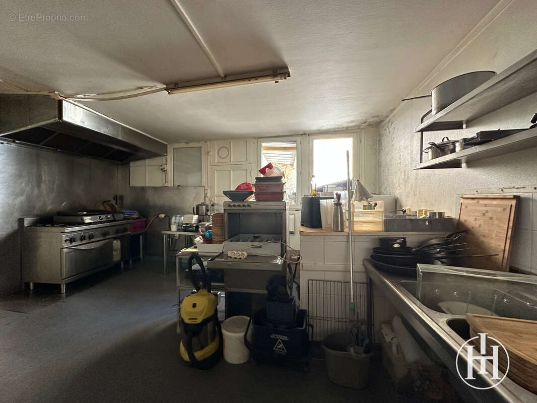 À SAISIR : Opportunité d’investissement - Ancien bar-restaurant avec logement de fonction - 260m2 - - photo 13