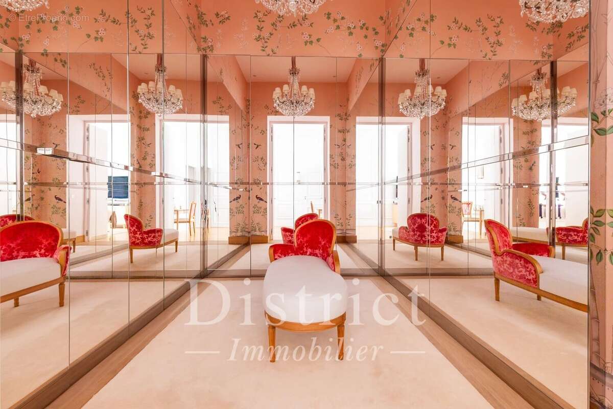Exclusivité Avenue de Messine. Appartement entièrement rénové 242 m² - photo 11