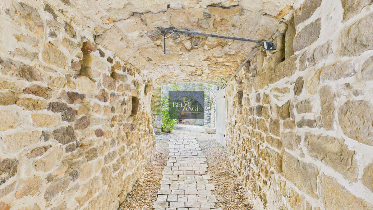 Maison à SAINT-PAUL-LE-JEUNE