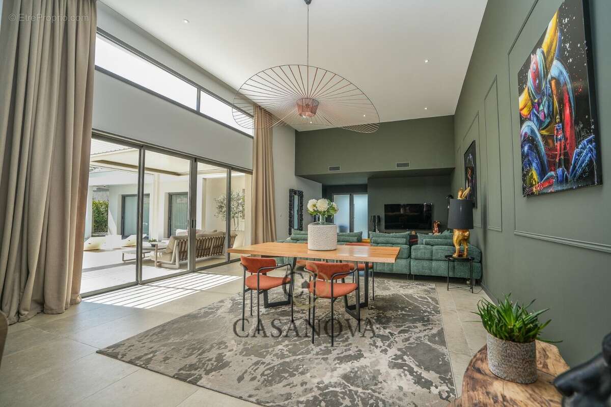 Maison à SAINT-MATHIEU-DE-TREVIERS