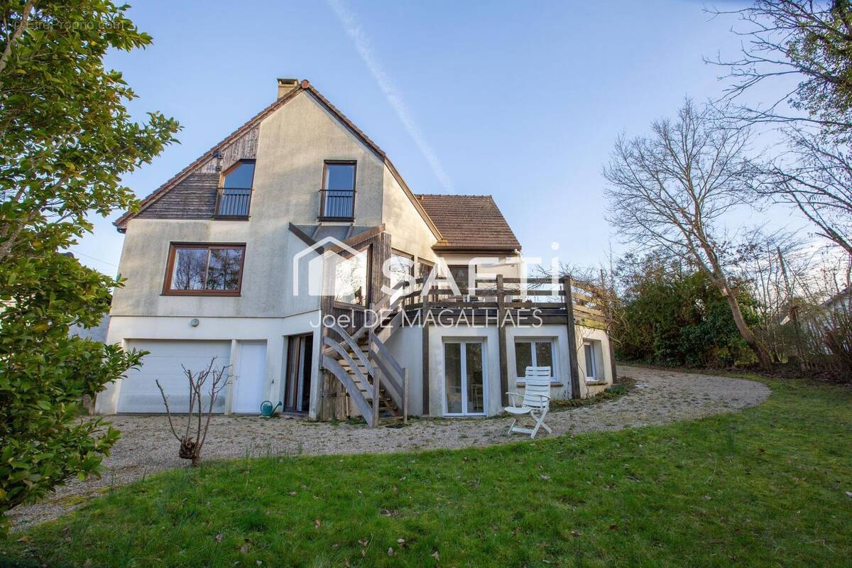 Photo 1 - Maison à LE MESNIL-SAINT-DENIS