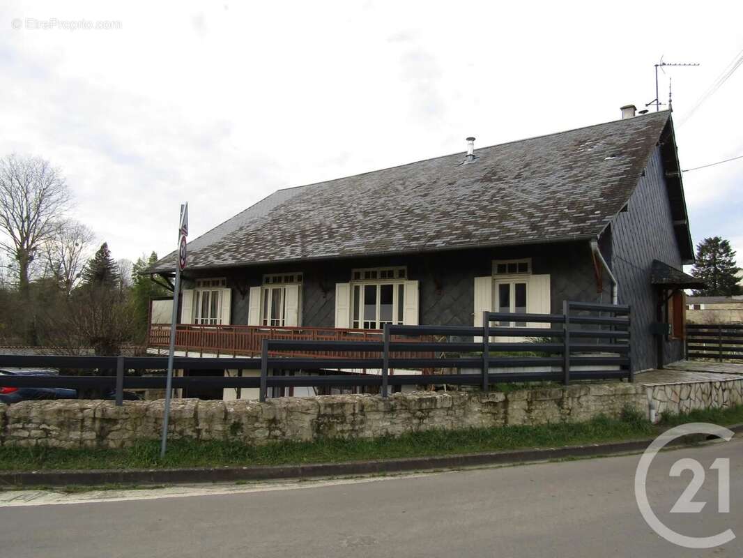 Maison à CHEF-BOUTONNE