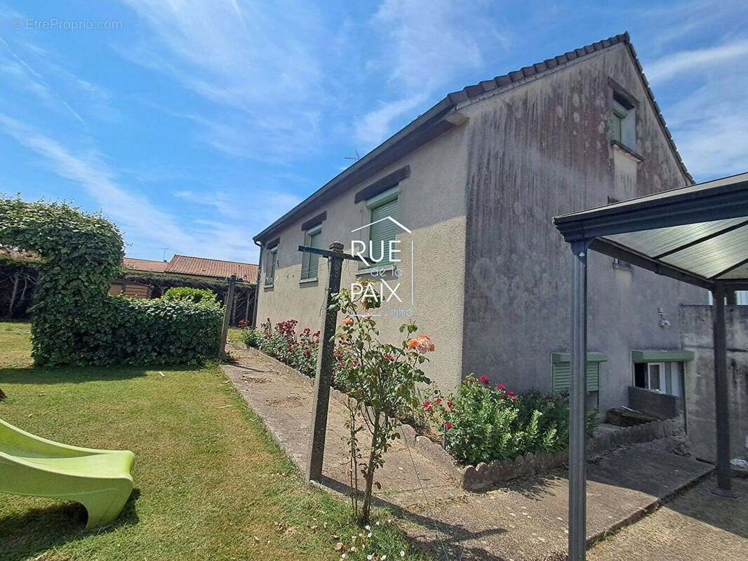 Maison à PLEUMARTIN