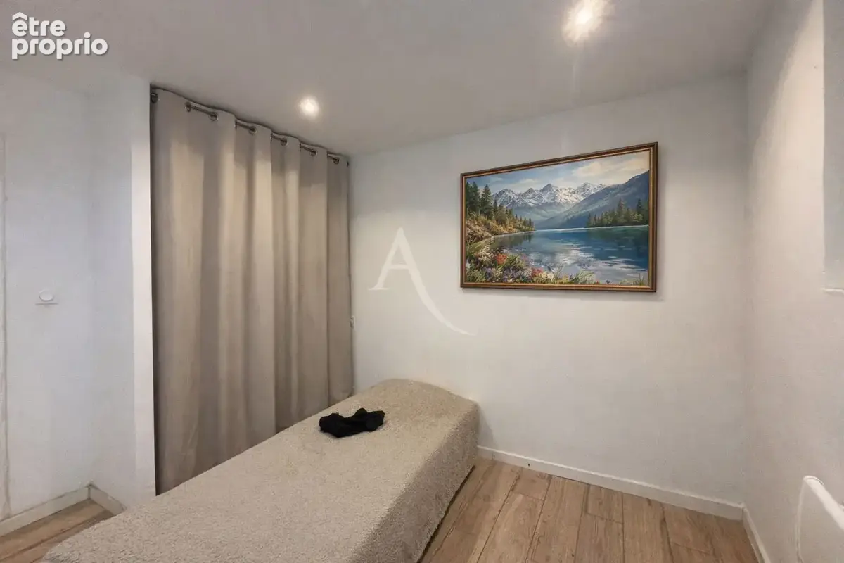 Appartement type 2 renove en rez-de-chaussée a rians - photo 5