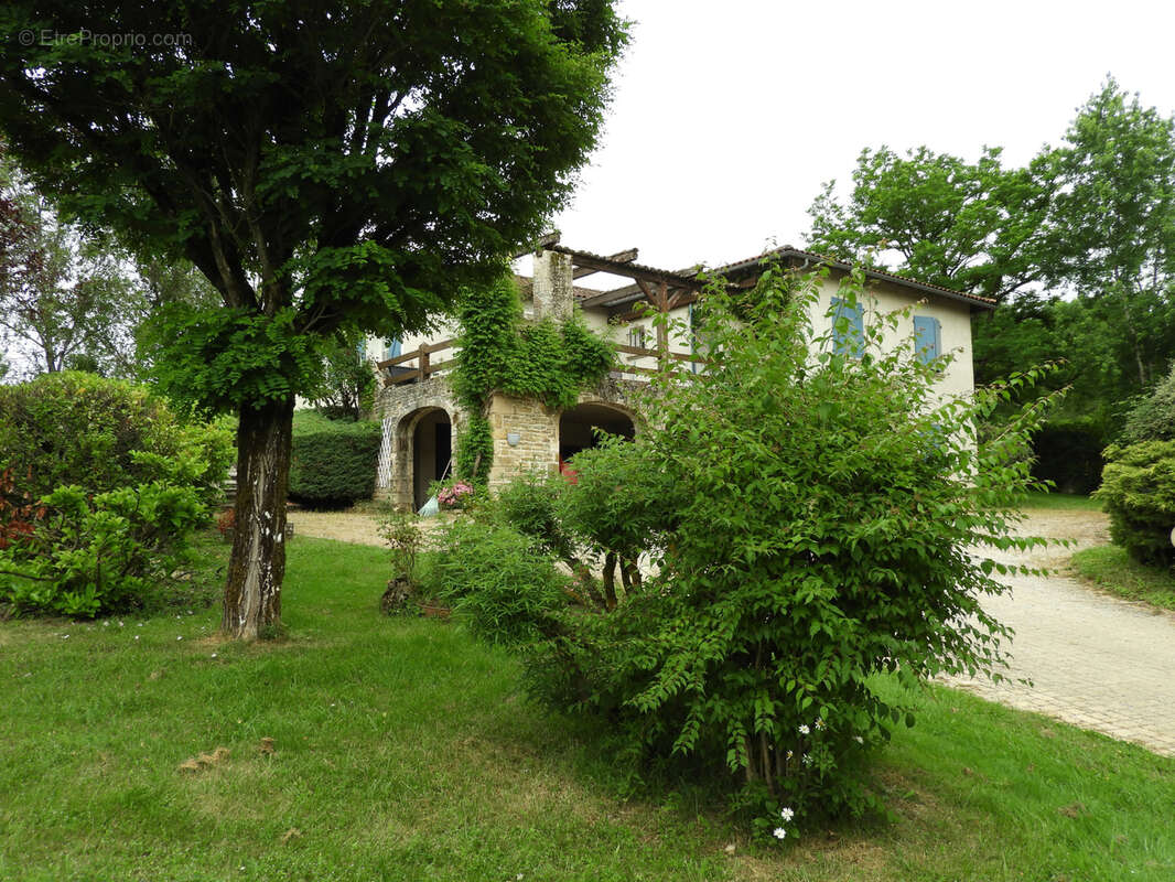Maison à VILLEFRANCHE-DE-ROUERGUE
