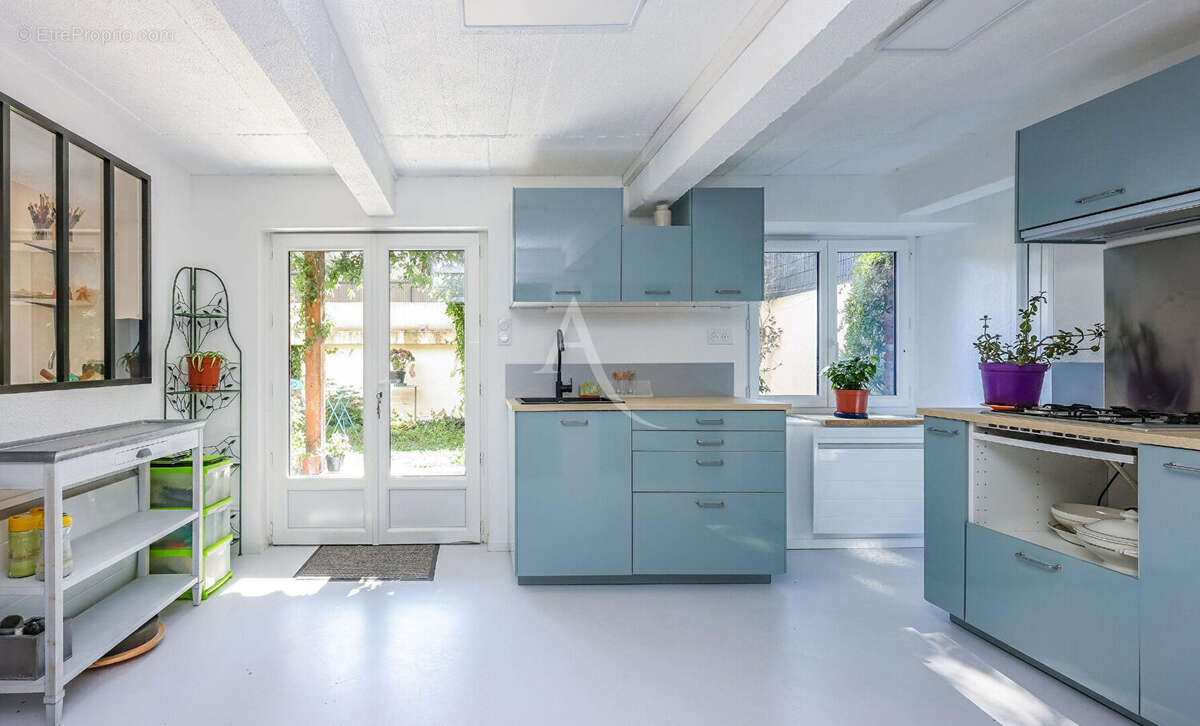Maison à CAHUZAC-SUR-VERE