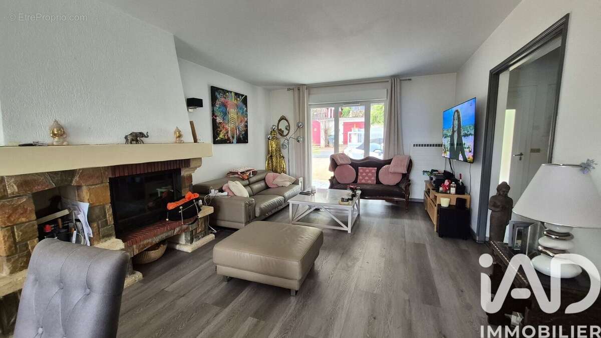 Photo 2 - Maison à BURES-SUR-YVETTE