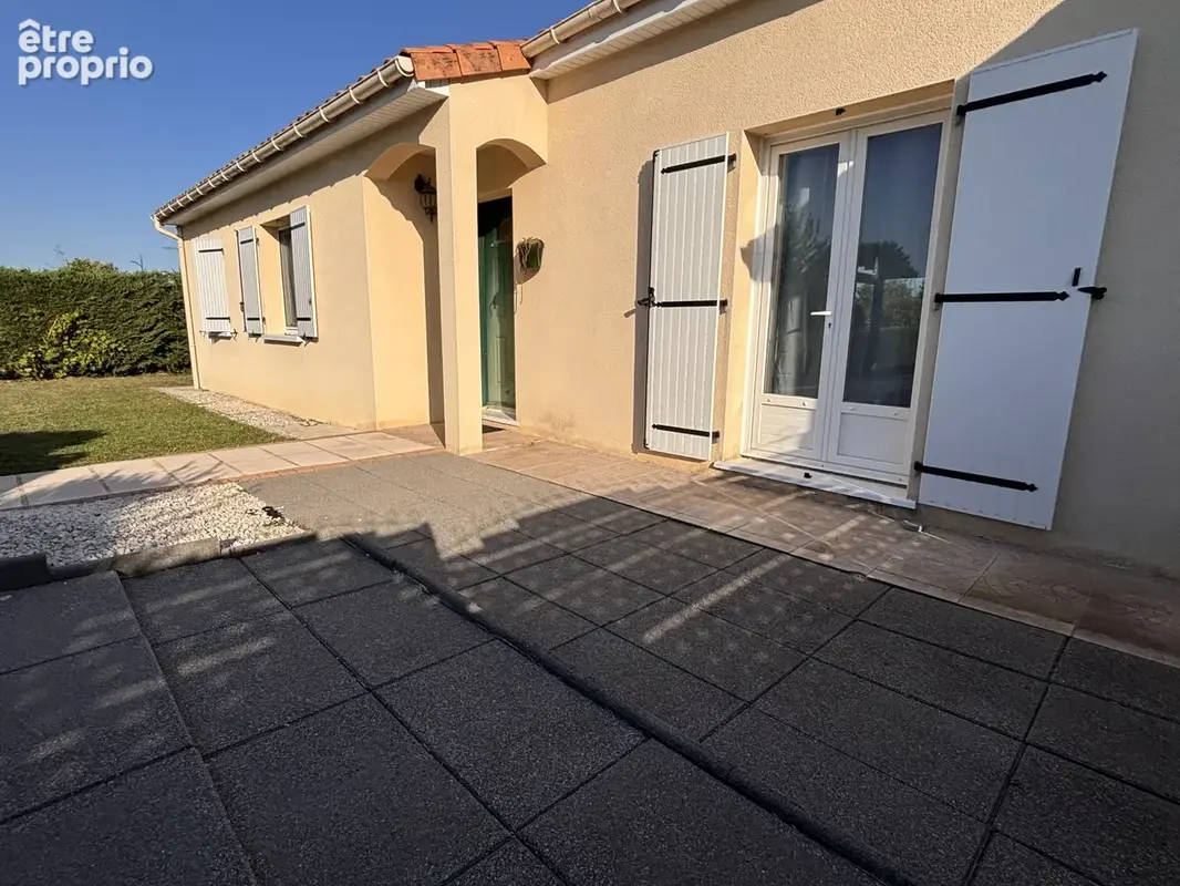 Photo Maison à Liguge au prix de 242 000€