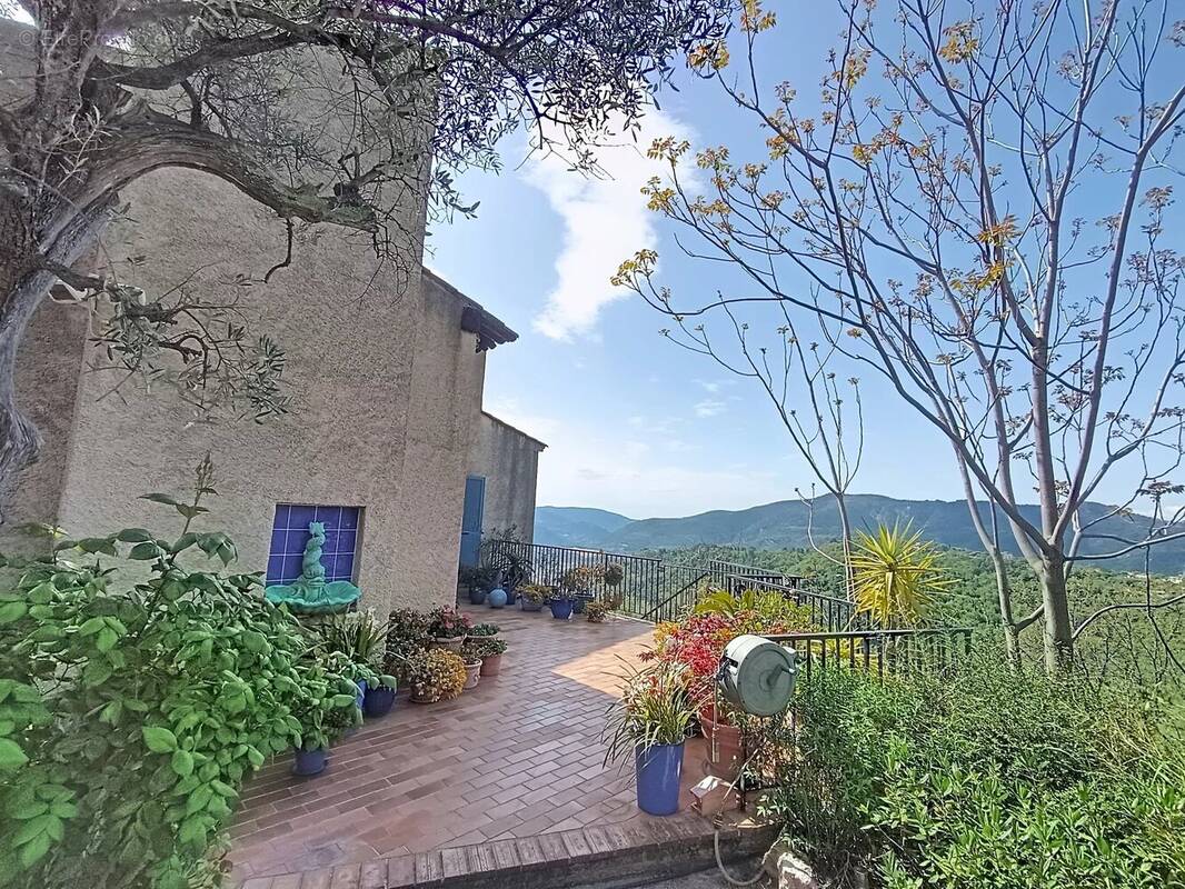 Maison à BERRE-LES-ALPES